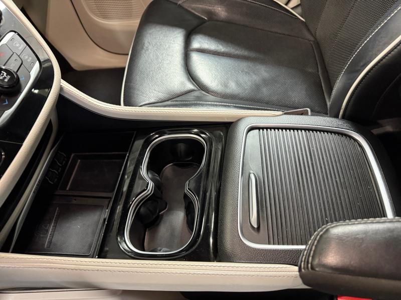 used 2023 Chrysler Pacifica car, priced at $28,999