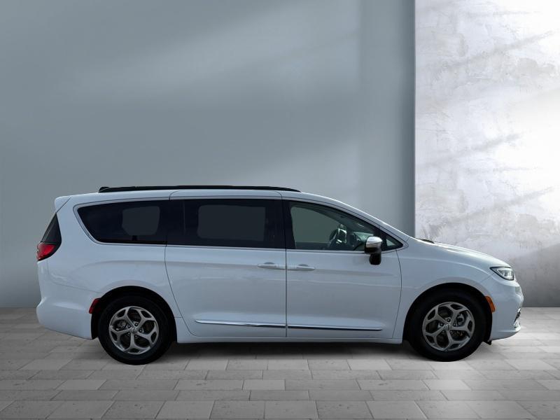 used 2023 Chrysler Pacifica car, priced at $28,999
