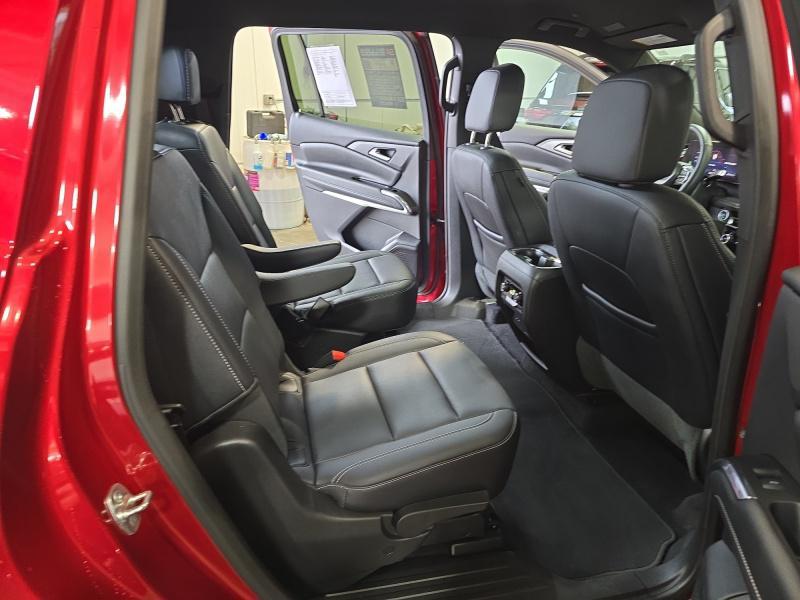 used 2025 Chevrolet Traverse car, priced at $40,999