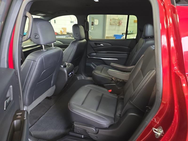 used 2025 Chevrolet Traverse car, priced at $40,999