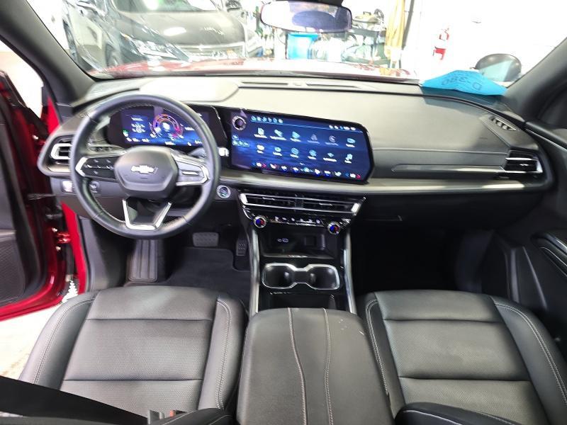 used 2025 Chevrolet Traverse car, priced at $40,999