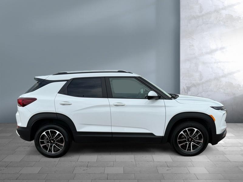 used 2025 Chevrolet TrailBlazer car, priced at $26,999