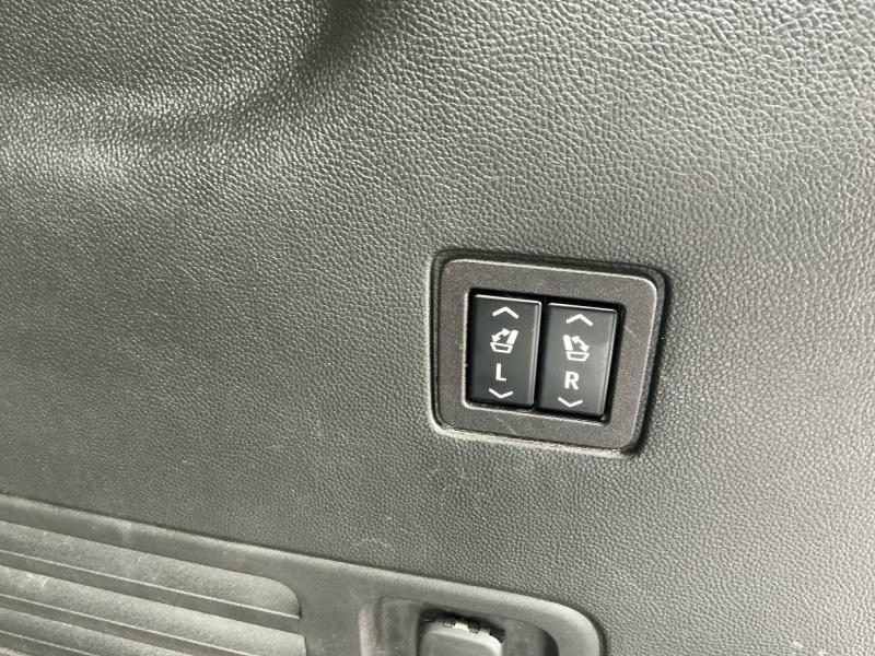 used 2023 Chevrolet Traverse car, priced at $40,995