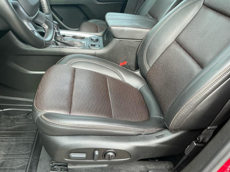 used 2023 Chevrolet Traverse car, priced at $40,995