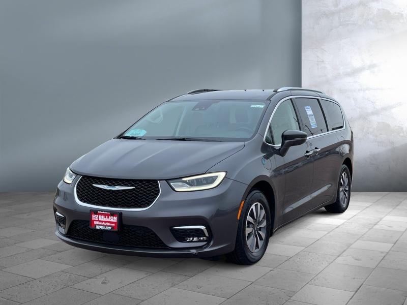 used 2021 Chrysler Pacifica Hybrid car, priced at $24,711