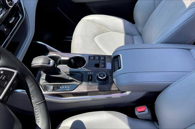 used 2023 Toyota Highlander car, priced at $41,988