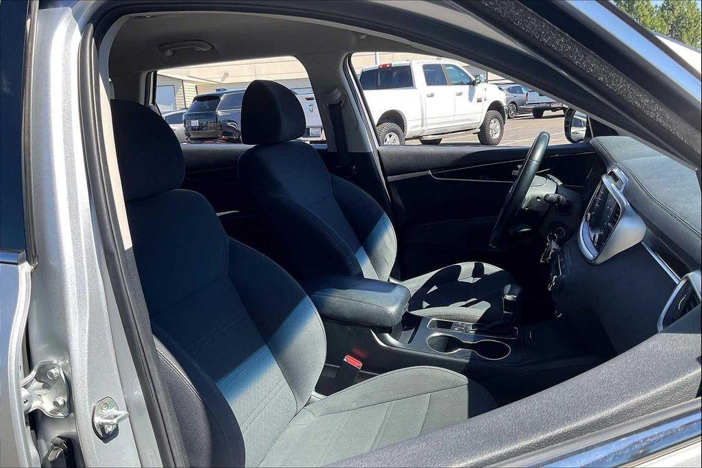 used 2019 Kia Sorento car, priced at $14,900