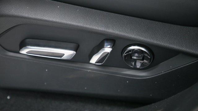 used 2021 Acura RDX car, priced at $35,997