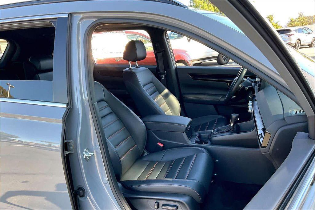 used 2023 Honda CR-V Hybrid car, priced at $33,900