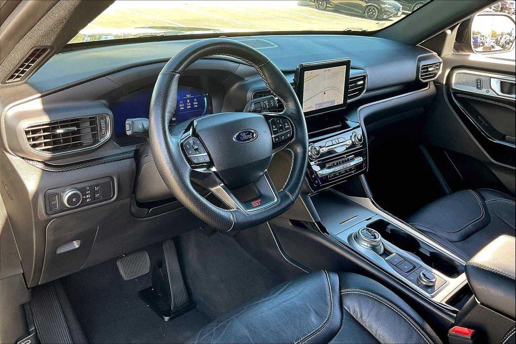 used 2022 Ford Explorer car, priced at $37,900