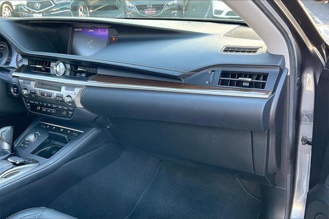 used 2018 Lexus ES 300h car, priced at $25,991