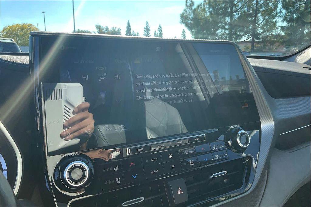 used 2022 Toyota Highlander Hybrid car, priced at $41,509