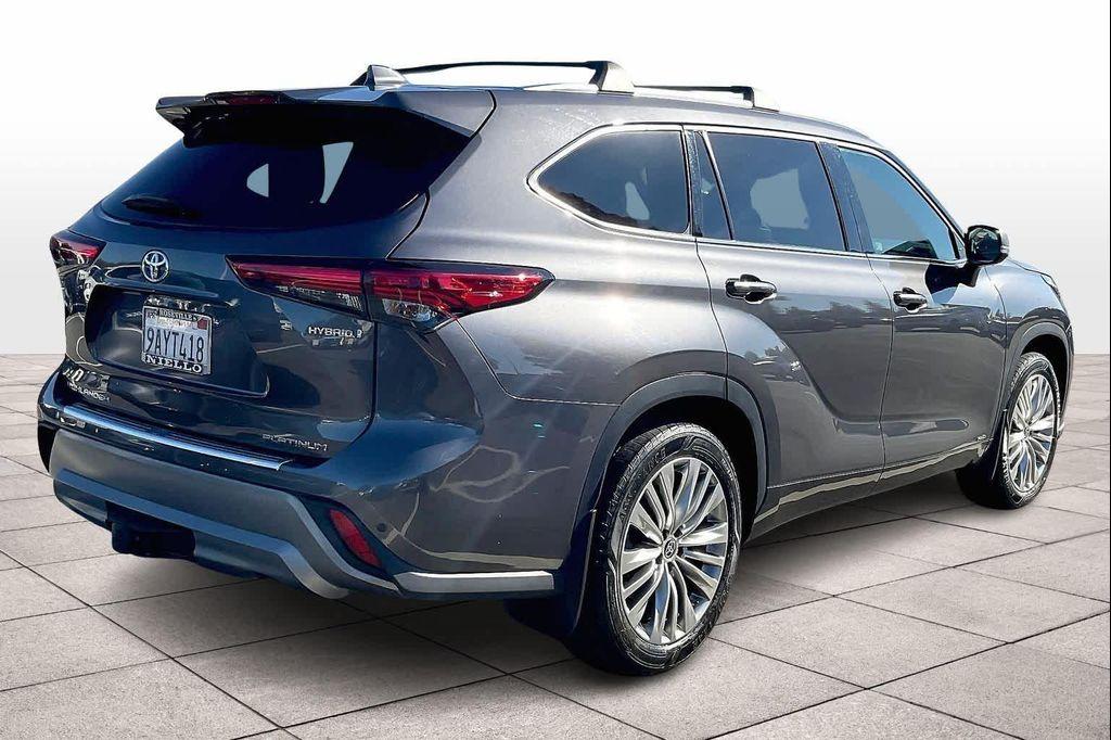used 2022 Toyota Highlander Hybrid car, priced at $41,509