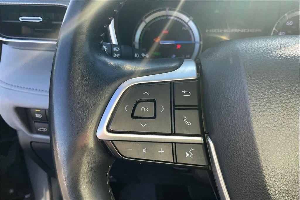 used 2022 Toyota Highlander Hybrid car, priced at $41,509
