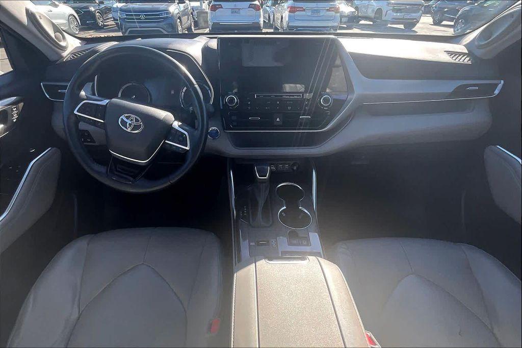used 2022 Toyota Highlander Hybrid car, priced at $41,509