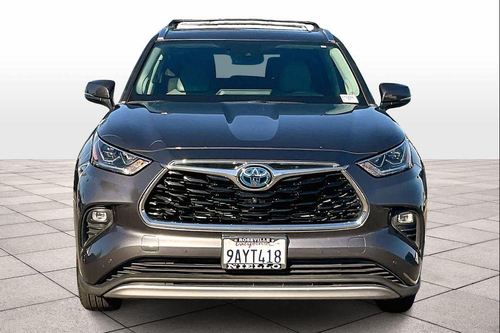 used 2022 Toyota Highlander Hybrid car, priced at $41,509
