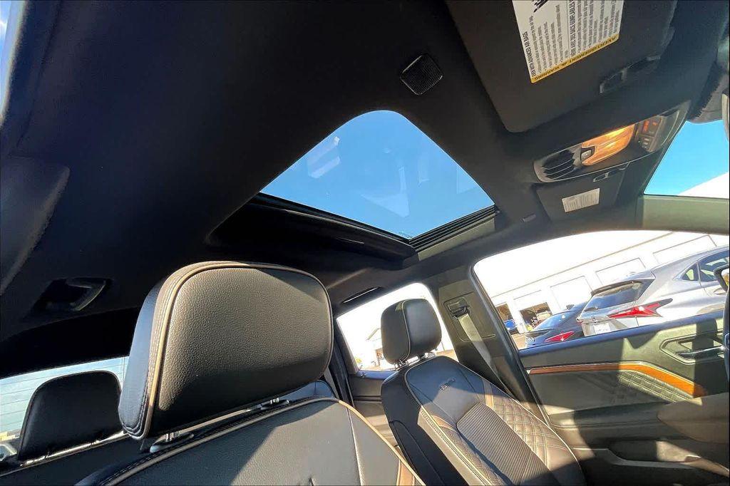 used 2024 GMC Canyon car, priced at $43,990