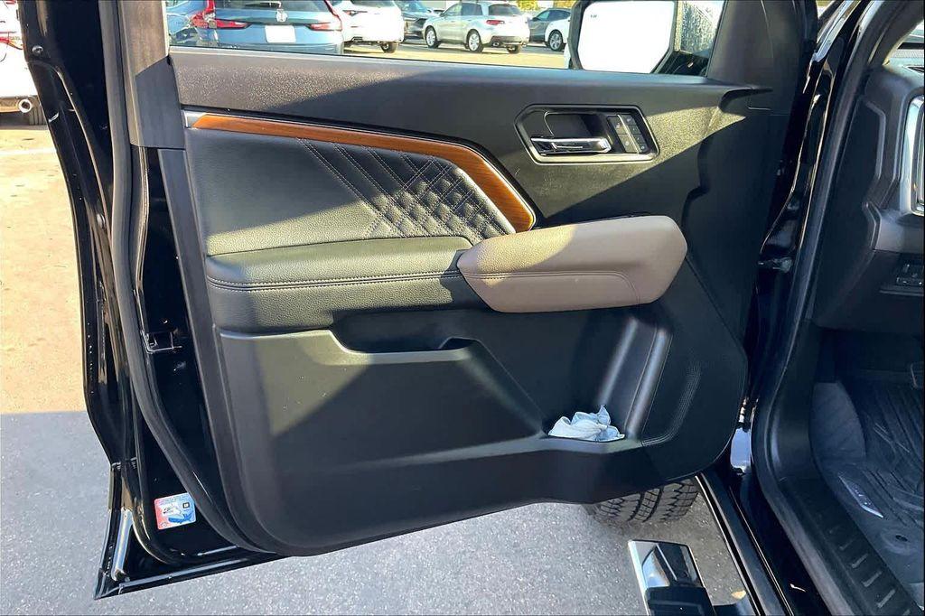 used 2024 GMC Canyon car, priced at $43,990