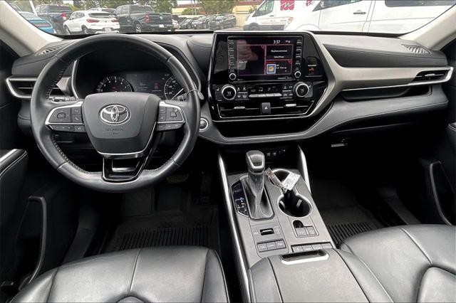 used 2021 Toyota Highlander car, priced at $36,887