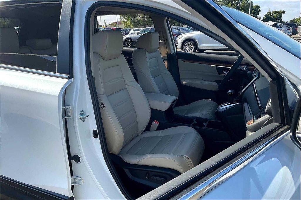 used 2021 Honda CR-V car, priced at $29,997