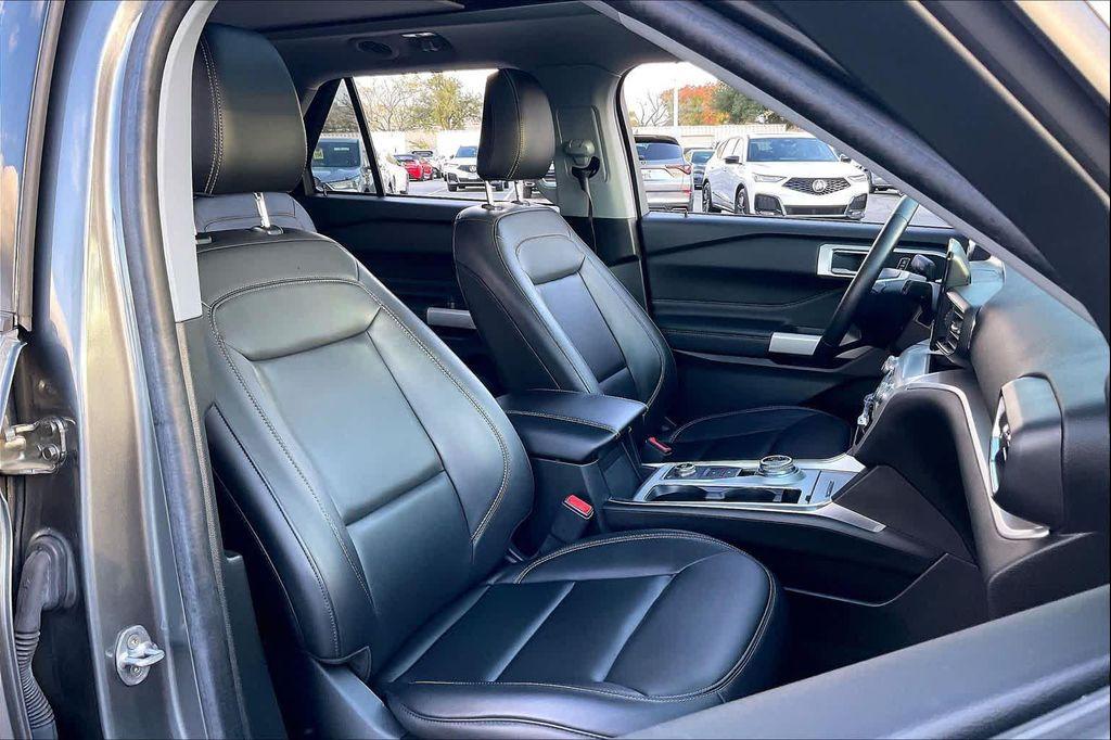 used 2023 Ford Explorer car, priced at $33,900
