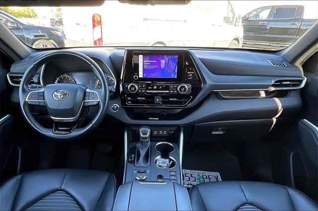 used 2023 Toyota Highlander car, priced at $42,900