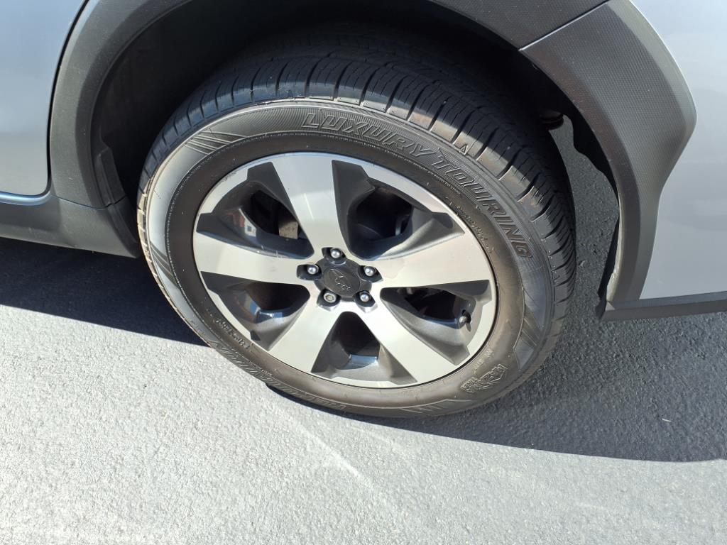 used 2014 Subaru XV Crosstrek Hybrid car, priced at $12,999
