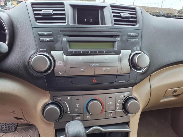 used 2010 Toyota Highlander car, priced at $8,888