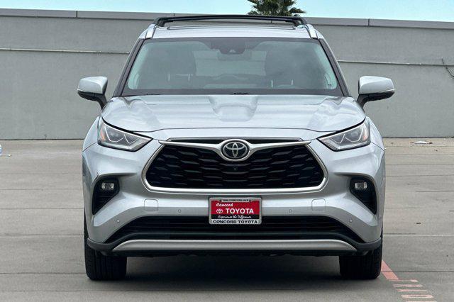 used 2020 Toyota Highlander car, priced at $33,996