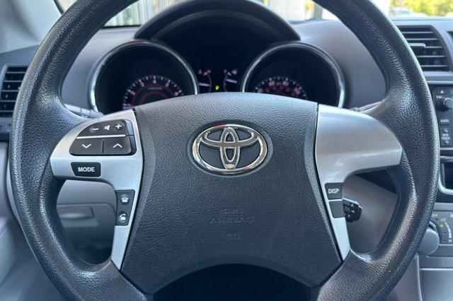 used 2013 Toyota Highlander car, priced at $13,888