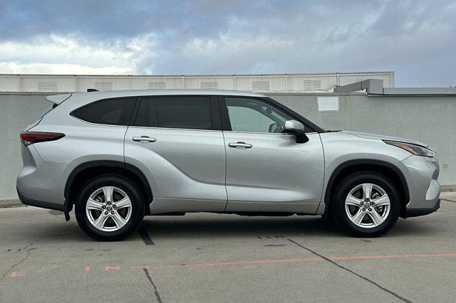 used 2024 Toyota Highlander car, priced at $38,999