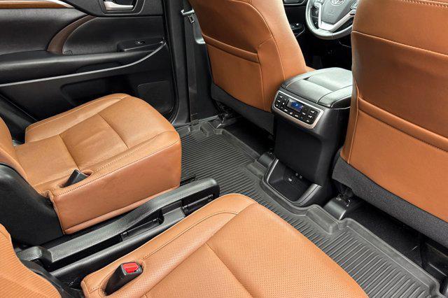used 2019 Toyota Highlander car, priced at $25,698