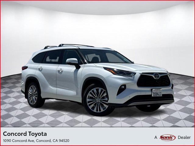 used 2023 Toyota Highlander car, priced at $43,998