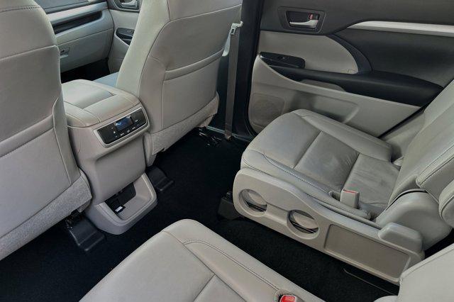 used 2019 Toyota Highlander car, priced at $28,997