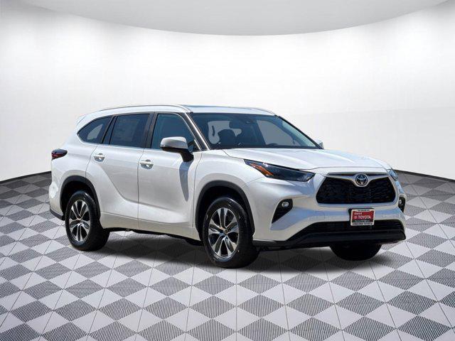 new 2025 Toyota Highlander car, priced at $46,193