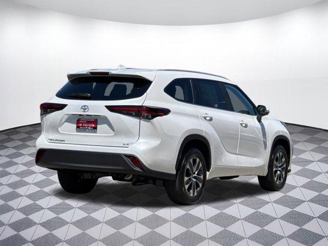 new 2025 Toyota Highlander car, priced at $46,193