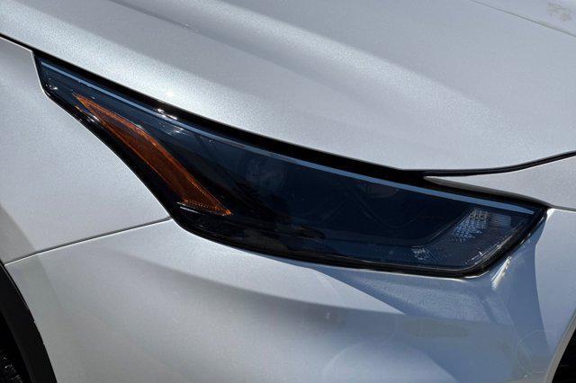 new 2025 Toyota Highlander car, priced at $46,193