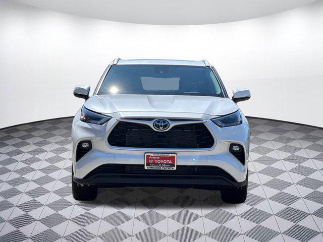 new 2025 Toyota Highlander car, priced at $46,193
