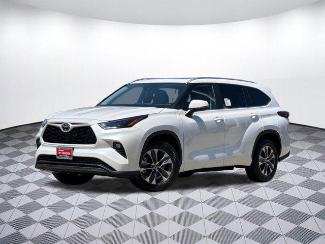 new 2025 Toyota Highlander car, priced at $46,193