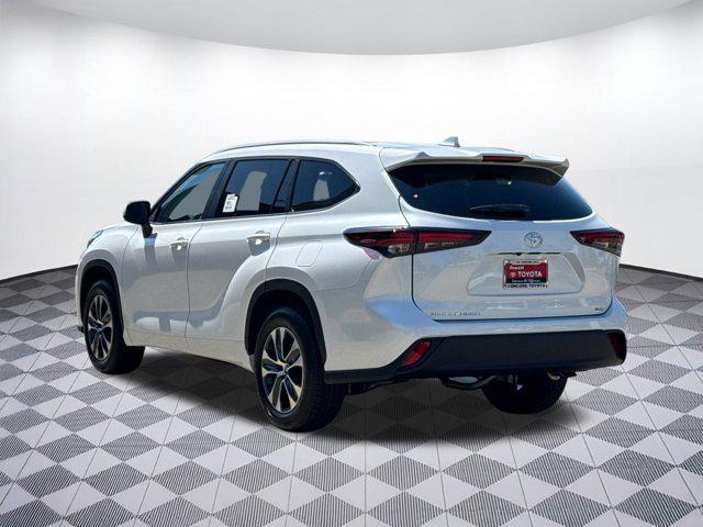 new 2025 Toyota Highlander car, priced at $46,193