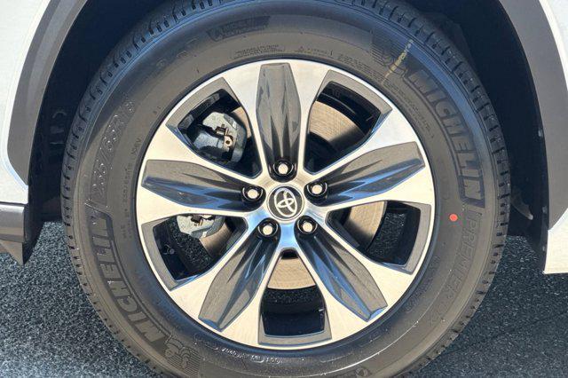 new 2025 Toyota Highlander car, priced at $46,193