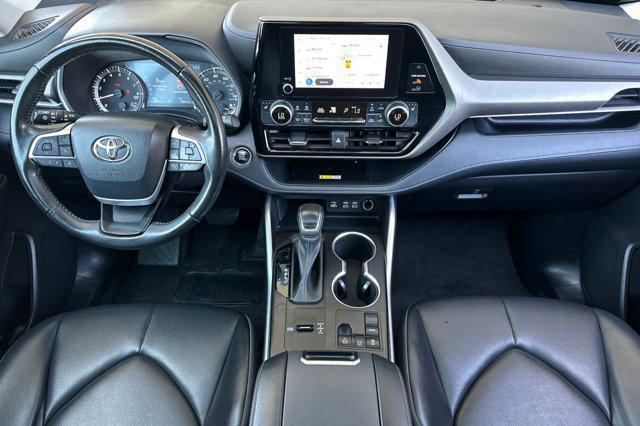 used 2023 Toyota Highlander car, priced at $36,999