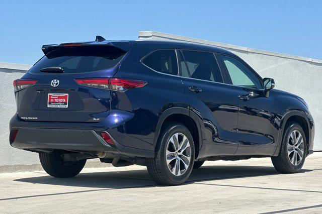 used 2023 Toyota Highlander car, priced at $36,999