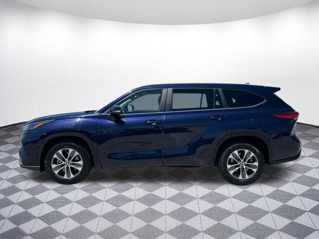 used 2023 Toyota Highlander car, priced at $35,997