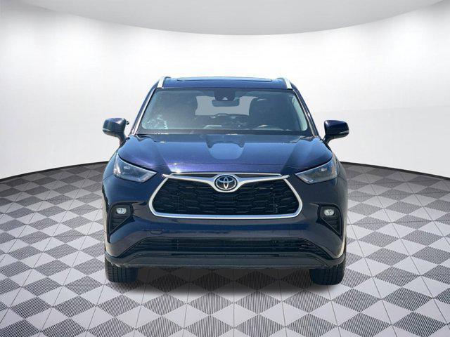 used 2023 Toyota Highlander car, priced at $35,997