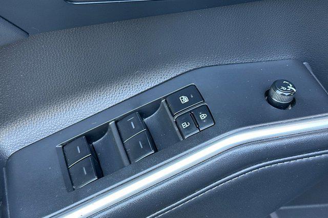 used 2023 Toyota Highlander car, priced at $36,999