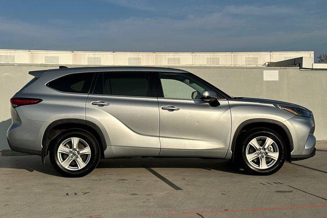 used 2022 Toyota Highlander car, priced at $29,998