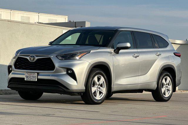 used 2022 Toyota Highlander car, priced at $29,998