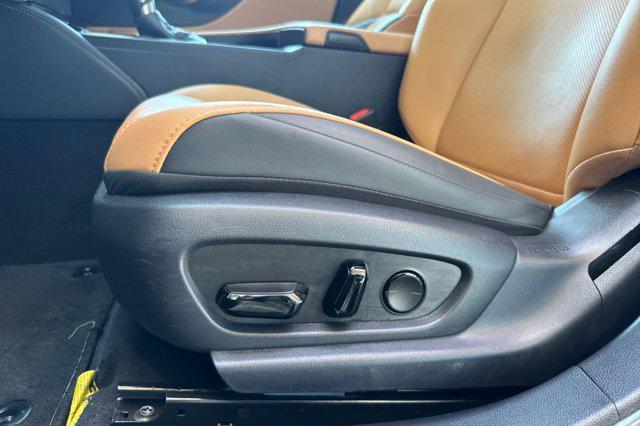 used 2023 Lexus ES 300h car, priced at $38,597