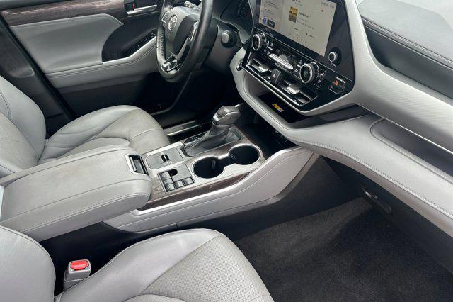 used 2023 Toyota Highlander car, priced at $43,698